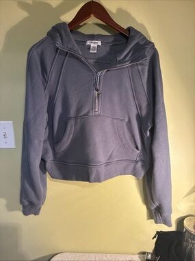 Manifest Yoga gray/blue Small Cropped Half-Zip Hoodie